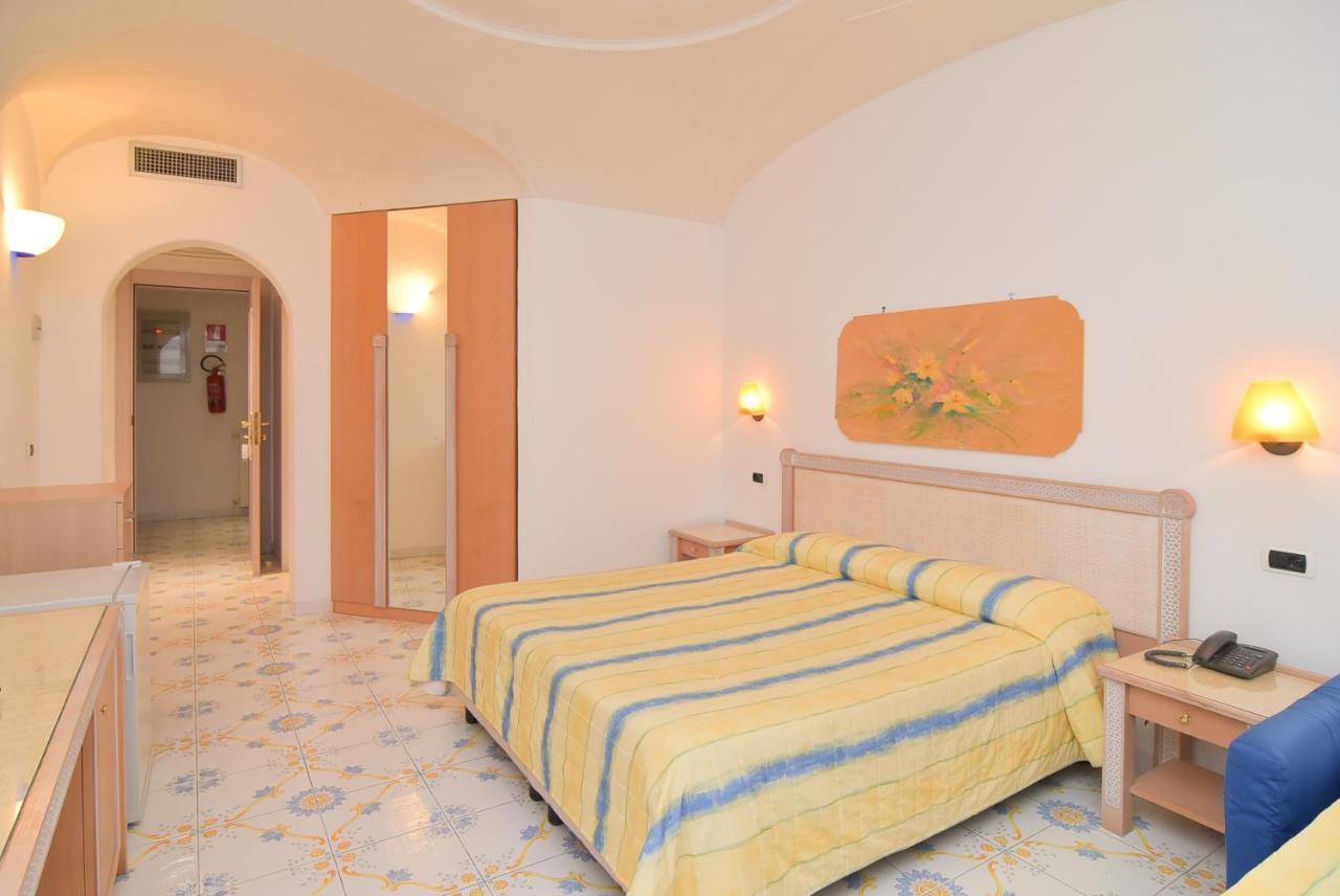 Hotel Terme Oriente - Beach & Spa Ischia Exterior photo
