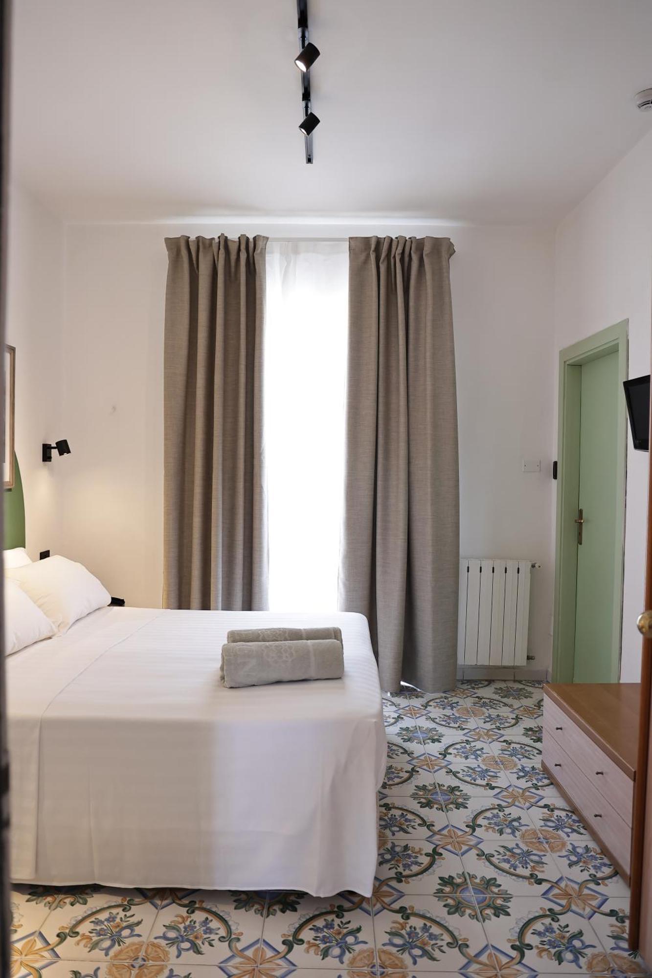 Hotel Terme Oriente - Beach & Spa Ischia Exterior photo